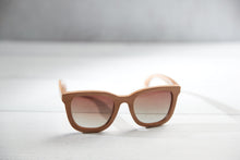 Load image into Gallery viewer, Hades · Acacia