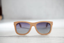 Load image into Gallery viewer, Rhea · Camphor