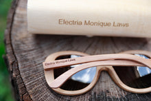 Load image into Gallery viewer, Diana · Maple · Arched Bridge