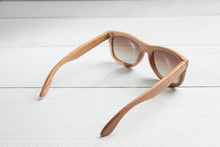 Load image into Gallery viewer, Rhea · Acacia