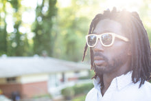Load image into Gallery viewer, Wooden sunglasses, polarized sunglasses, engraved sunglasses, bewell sunglasses