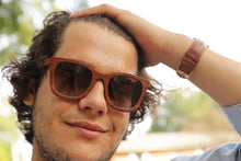 Load image into Gallery viewer, wooden sunglasses, polarized sunglasses, engraved sunglasses, bewell sunglasses