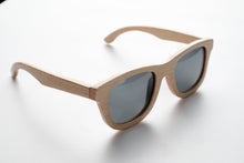 Load image into Gallery viewer, wooden sunglasses, polarized sunglasses, engraved sunglasses, bewell sunglasses