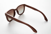 Load image into Gallery viewer, wooden sunglasses, polarized sunglasses, engraved sunglasses, bewell sunglasses