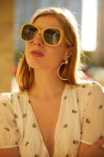 Load image into Gallery viewer, wood sunglasses, wooden sunglasses, Bewell sunglasses, engraved sunglasses