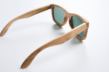 Load image into Gallery viewer, Rhea · Giant Chinquapin