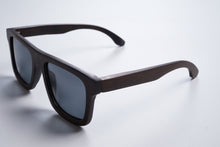 Load image into Gallery viewer, Bewell wooden sunglasses, polarized sunglasses, engraved sunglasses, wood sunglasses