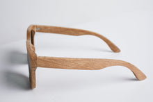 Load image into Gallery viewer, EOS · Giant Chinquapin