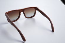 Load image into Gallery viewer, Wooden Sunglasses, engraved sunglasses, bewell sunglasses

